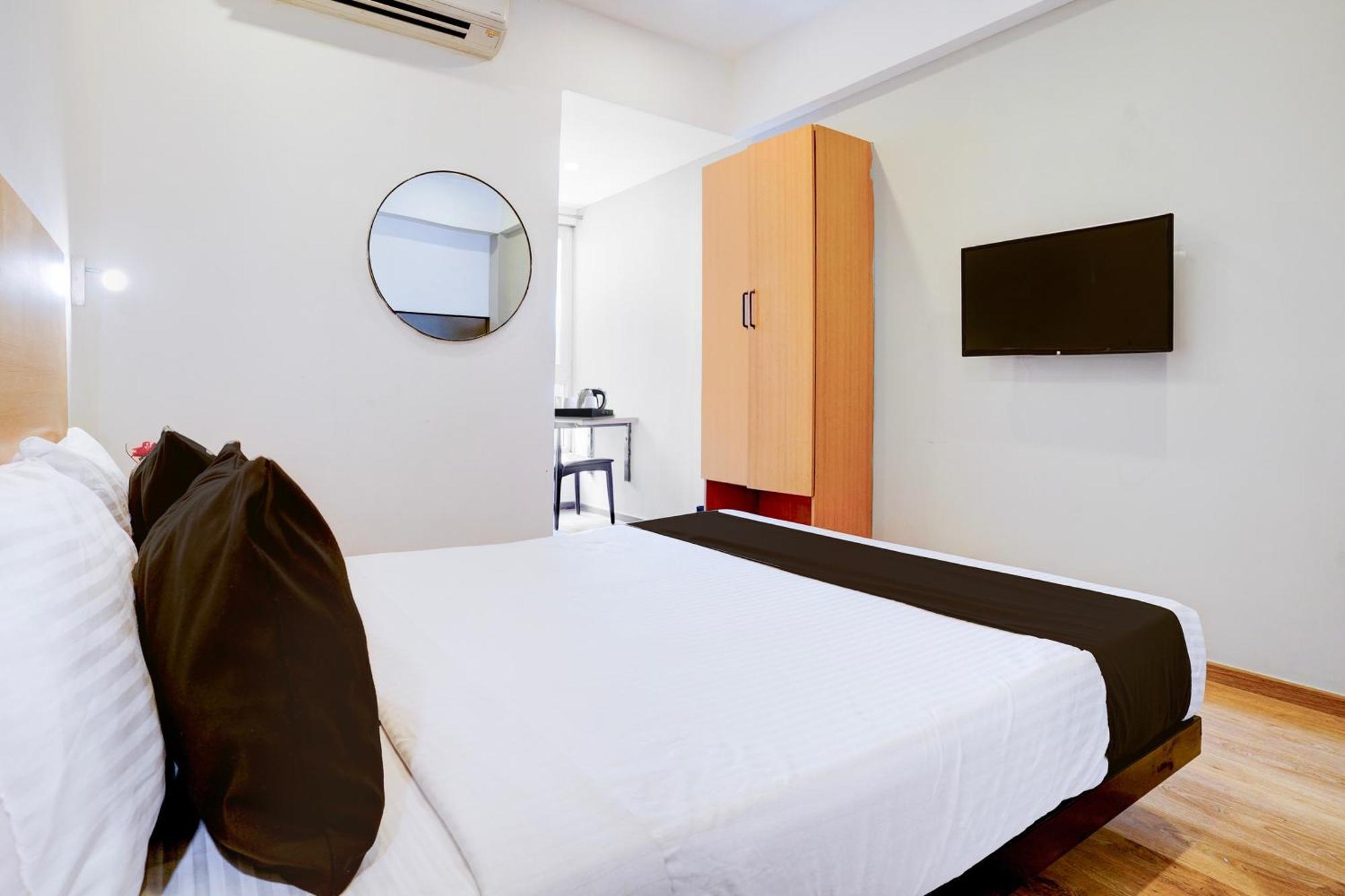 ホテル Townhouse Khar The Habitat ムンバイ エクステリア 写真