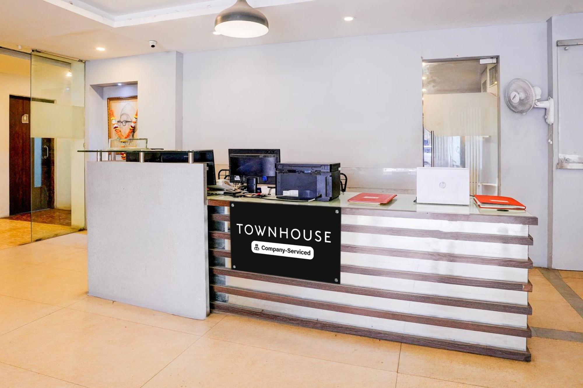 ホテル Townhouse Khar The Habitat ムンバイ エクステリア 写真